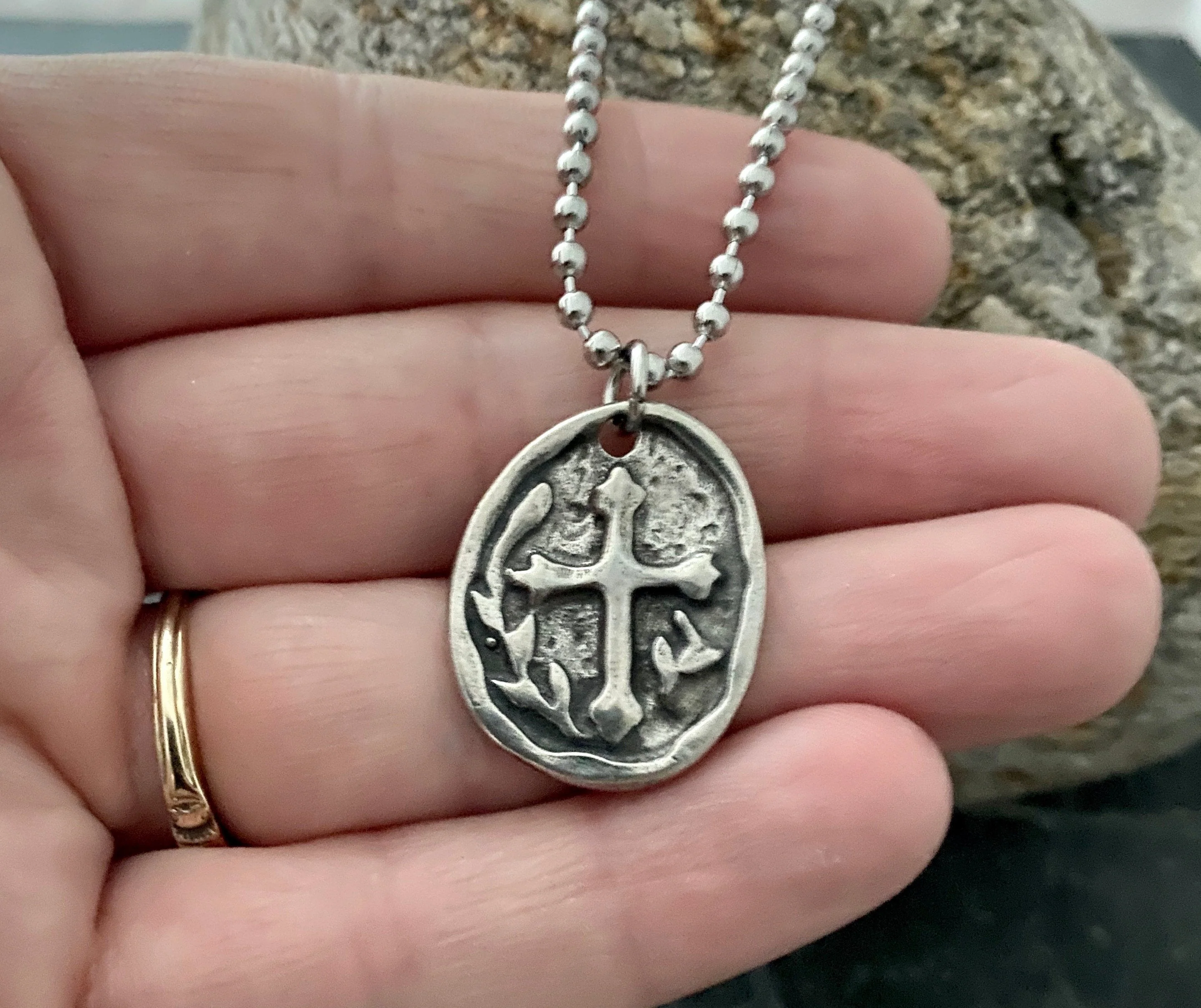 Men's necklace with a vintage feel cross on oval pendant, unisex jewelry, cross, mens fashion, 20 and 24 inch length ST-007 - Image 2